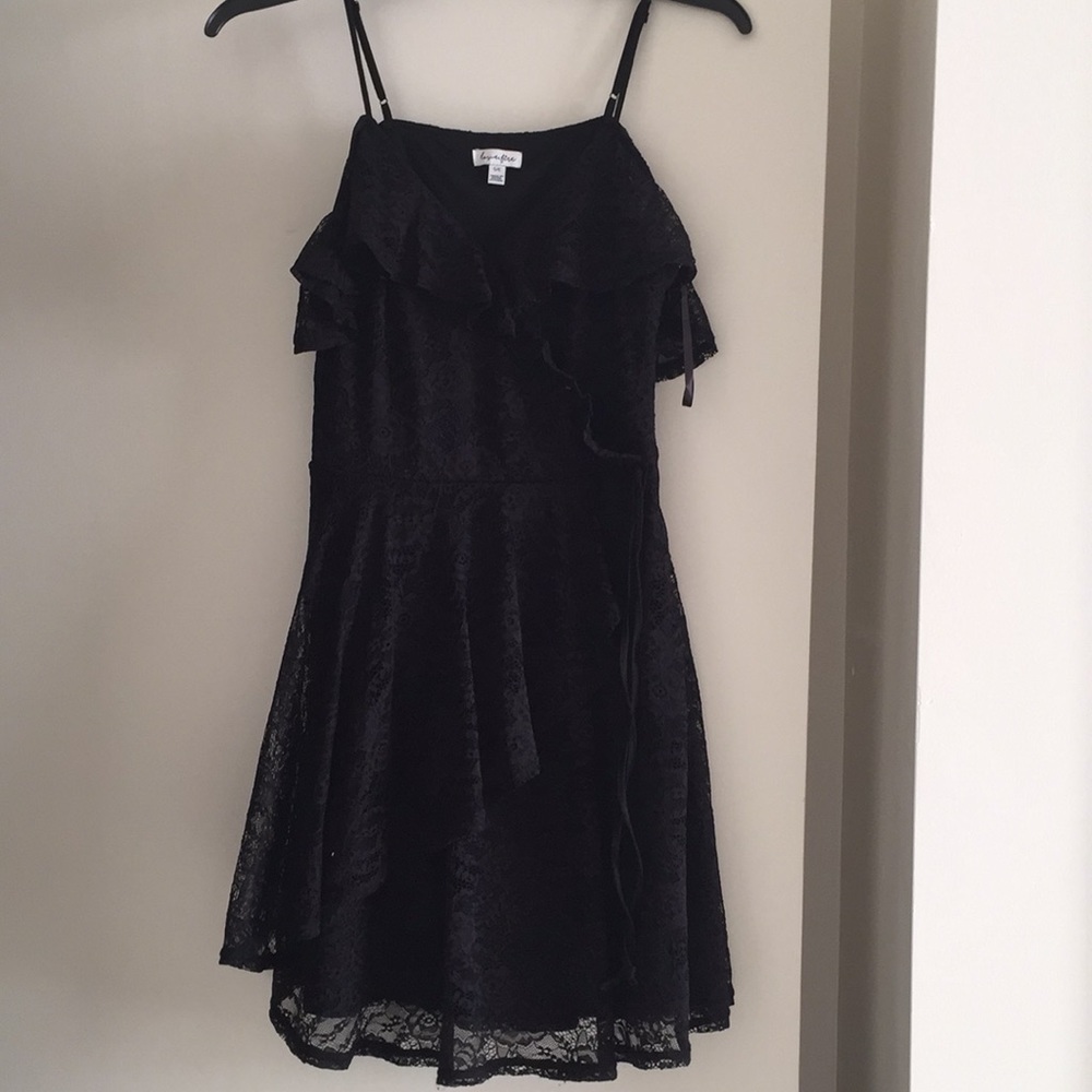 Lace black of the shoulder dress